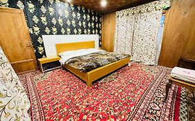Hayat Houseboat